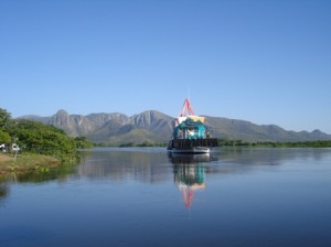 barco-hotel-pesca-pantanal-amolar