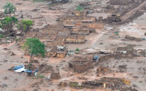 A lama da destruição em Mariana (MG)|Antonio Cruz-Agência Brasil
