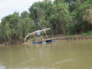 Tablados construidos no rio Paraguai (Foto: Divulgação/MPF)