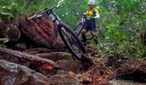 Ciclistas terão diversos desafios no percurso da prova de mountain bike. (Foto: Divulgação)