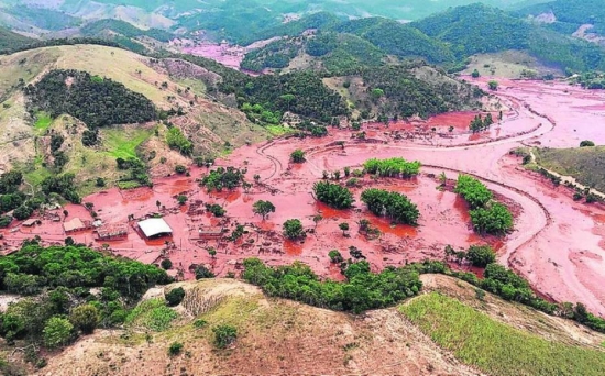 Entidades criticam aprovação da medida poucos meses após desastre causado por rompimento de barragem da Samarco