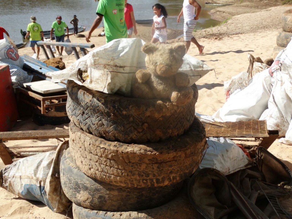 Colônia de Pescadores (Z18) de Anastácio – MS, promove mutirão de limpeza dos Rios Aquidauana e Taquarussu. Foto: Colônia de Pescadores Z18