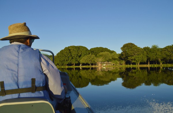 Jocemar Antunes, vulgo Jaburu, nas águas do rio Paraguai. (Foto: Iasmim Amiden)
