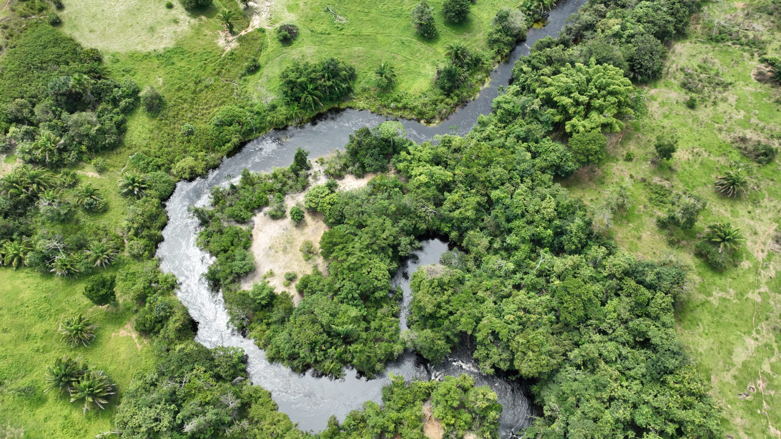 imagem de drone do rio cabaçal MT
